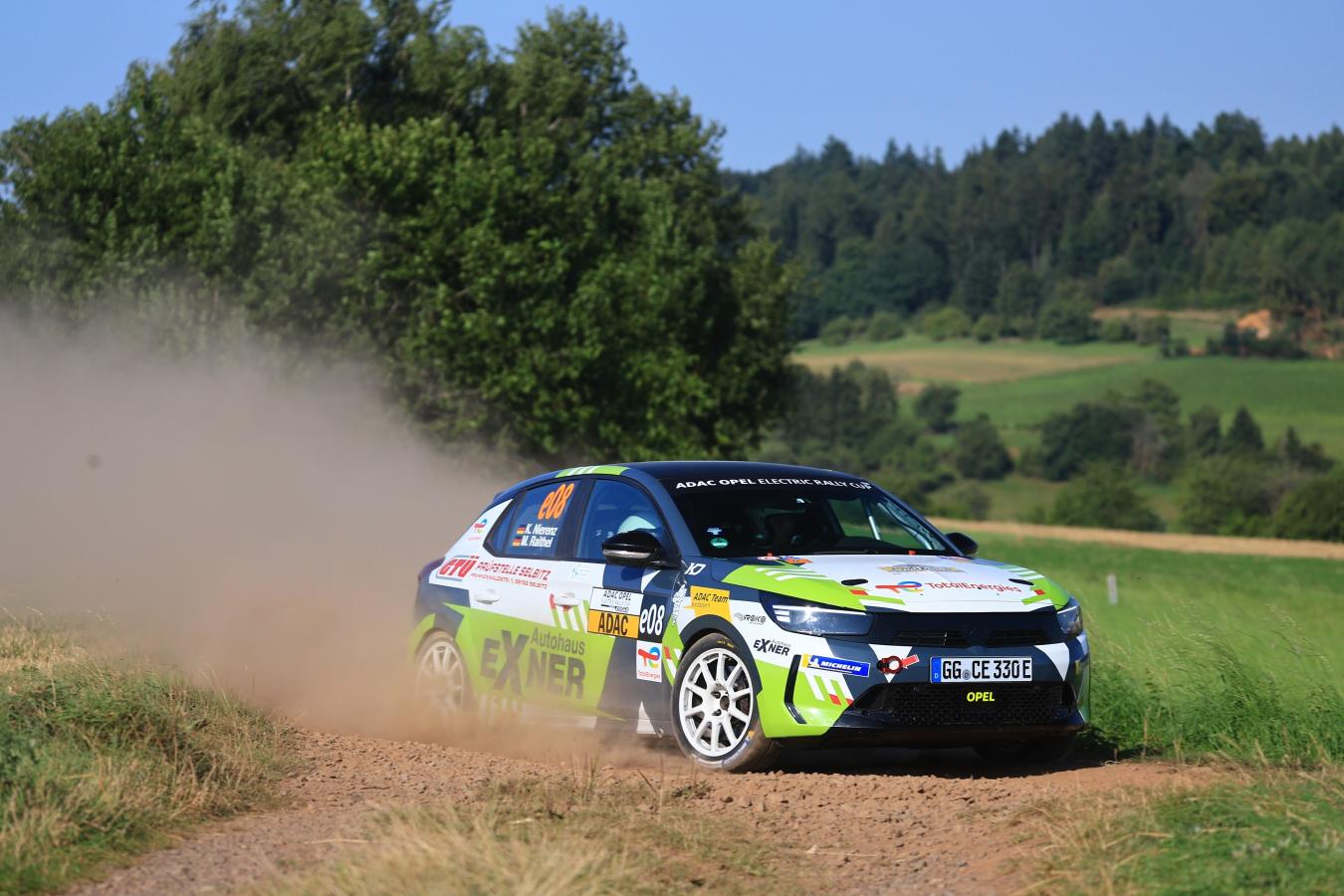 Cliquez sur l'image pour la voir en taille réelle 

Nom : 		TitleRaceIntensifiesinADACOpelElectricRallyCuppoweredbyGSE2025.jpg 
Affichages :	1 
Taille :		142,7 Ko 
ID : 			171